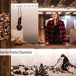 Daniela 4*