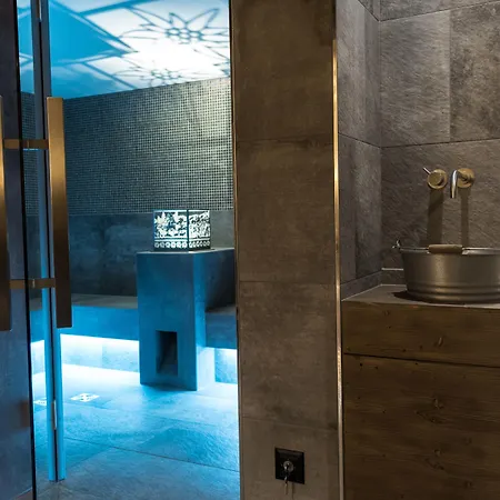 Daniela Hotel 4*