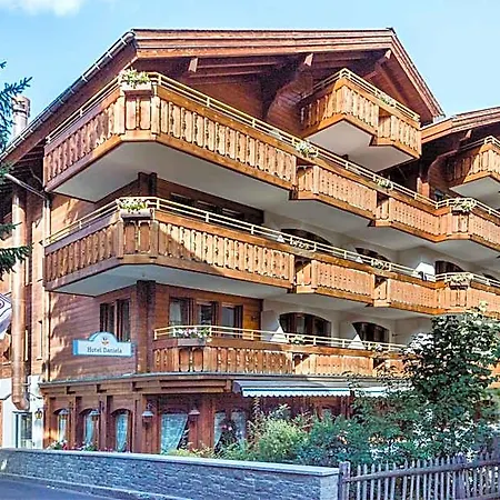 Daniela 4*