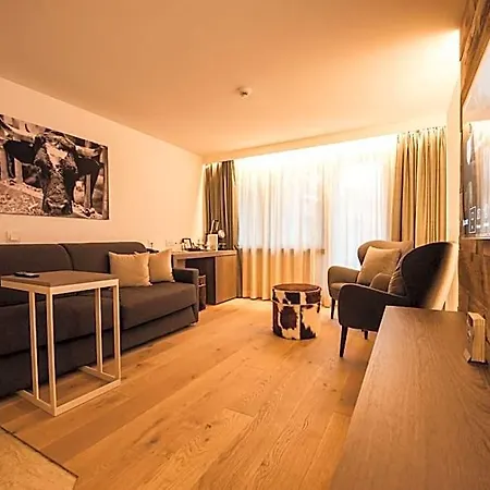 Daniela Hotel