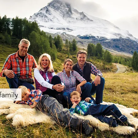 Ξενοδοχείο Daniela 4*